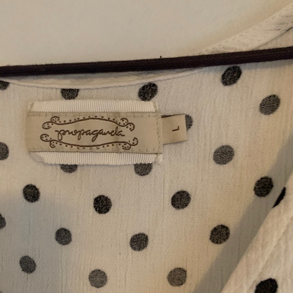 Plenty Blouse - Picture 2 of 3